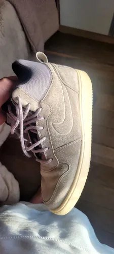 Nike Court Borough Mid Cobblestone