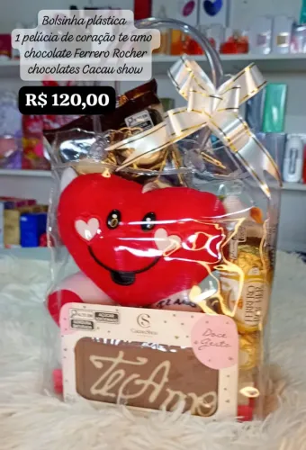 Presente com coração de pelúcia