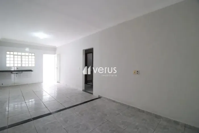 Casa para aluguel, 2 quartos, 1 suíte, 2 vagas, JARDIM EUROPA - Uberlândia/MG