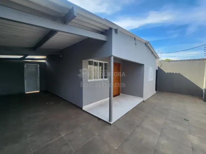 Casa Residencial para locação e venda no Solo Sagrado, com 02 quartos e 02 banheiros