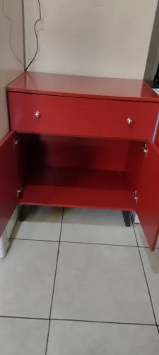 Aparador móvel 