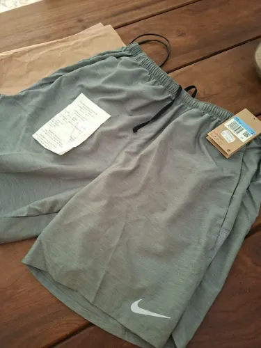 short masculino NIKE