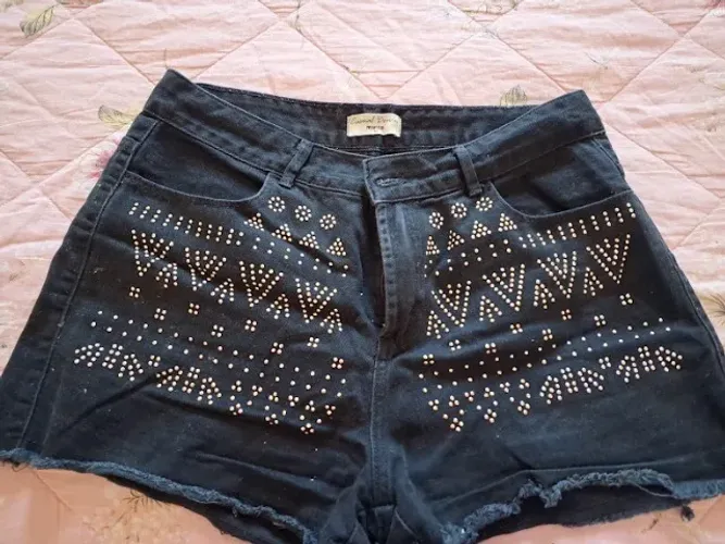 short jeans bordado