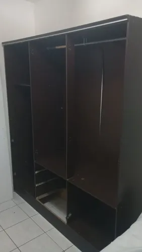 Guarda-roupa usado