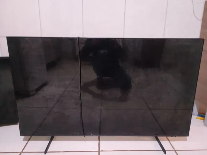 Vendo tv Samsung 50 polegadas tela quebrada