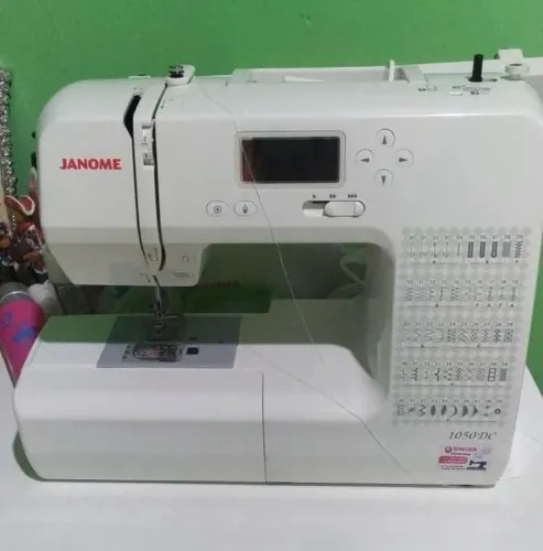 Máquina de costura Janome