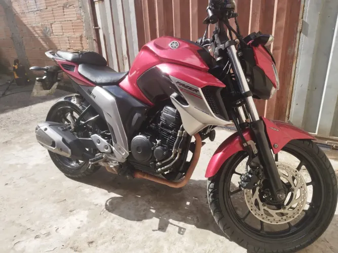 Vende FZ25