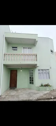 AMPLO SOBRADO com 107m2 em Condomínio Privativo, Cozinha PLANEJADA, próx. Tubo INTER II