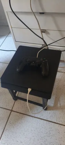 Vendo Playstation 4 Slim 1tera