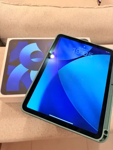 iPad Air 5 usado - cor Azul - condição excelente