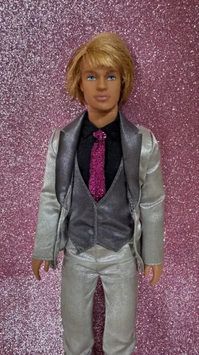 Boneco Ken (Barbie Moda e Magia)