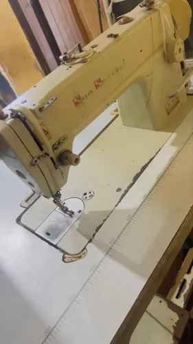 Máquina costura industrial