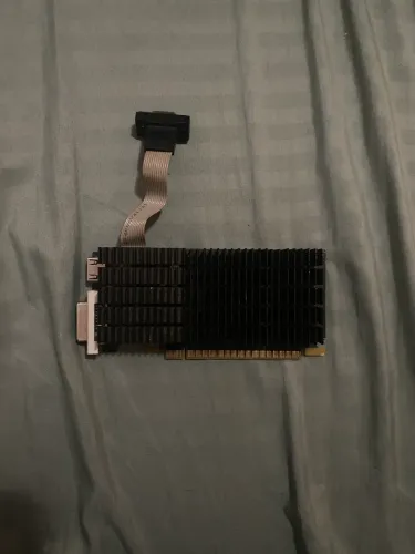 Placa de Vídeo NVIDIA GeForce GT 710 2GB HDMI VGA PCI-E para PC