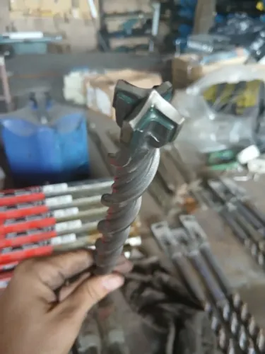 LOTE DE 310 BROCAS SDS MAX - MAKITA, BOSCH E HILTI