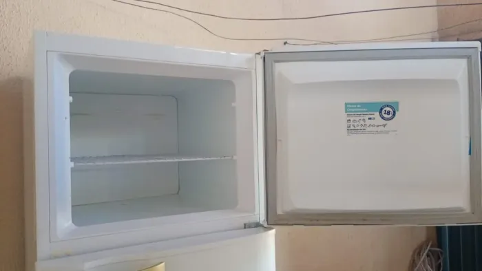 À venda geladeira 780 fogão automático 290 cama 280