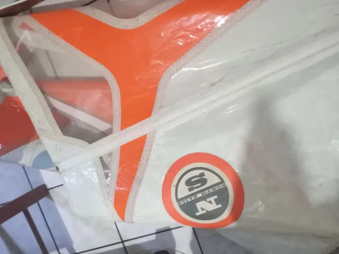 Vela Windsurf