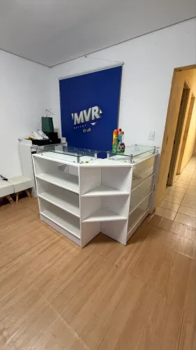 Balcão Expositor para Loja - 3 Peças com Vidro