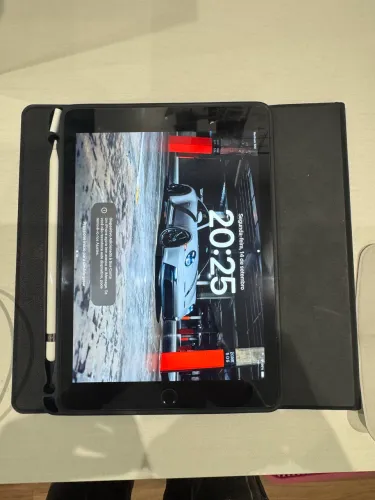 Vendo iPad 6ª geração - 128GB + Apple Pencil 1ª geração