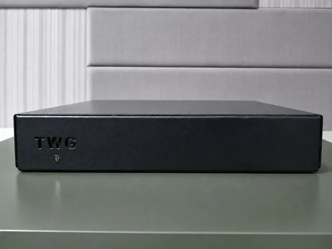 DVR 8 canais TWG 1080N com fonte original, funcionando perfeitamente