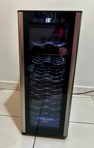 Adega Climatizada Electrolux 12 garrafas