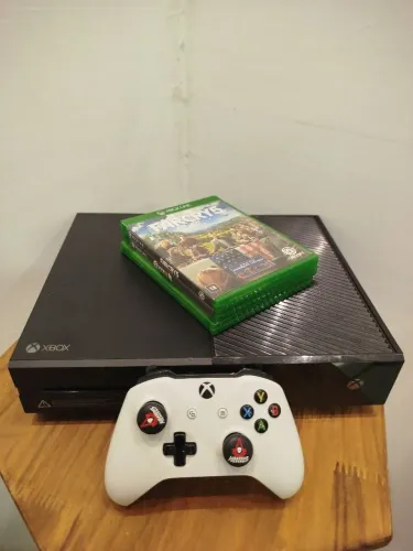Xbox one 500g + 1 Controle + 3 jogos 