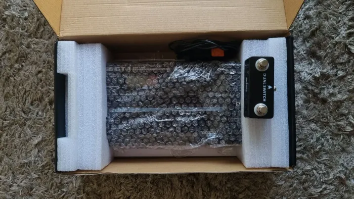 PEDALEIRA BOSS GT1 - NA CAIXA + Fonte + Dual Switch