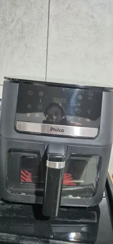 Air Fryer nova com apenas 20 dias de uso.