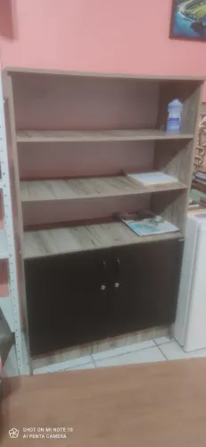 Mesas e sofás pra lojas ou escritórios
