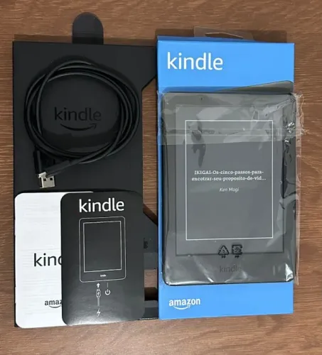 Kindle Preto Amazon 10ª geração 8GB Wi-Fi + Cabo Carregador USB