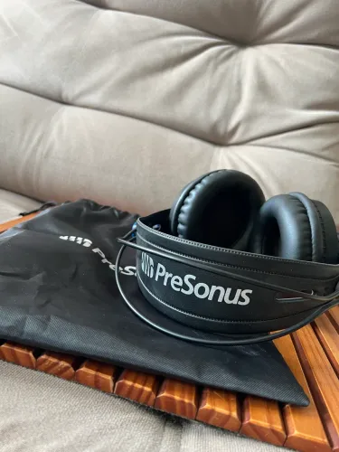 FONE DE OUVIDO PRESONUS HD7 SEMIABERTO - nunca usado