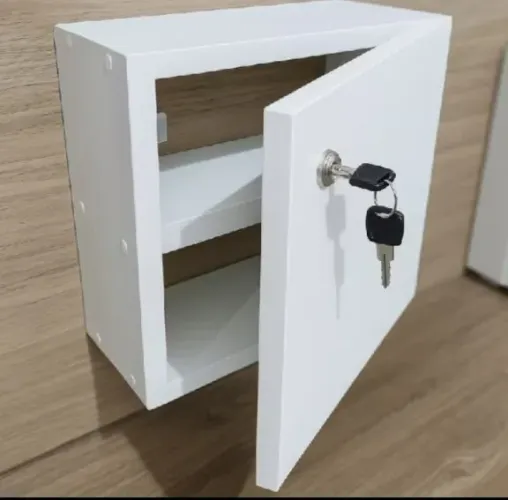 Nicho com porta e Fechadura