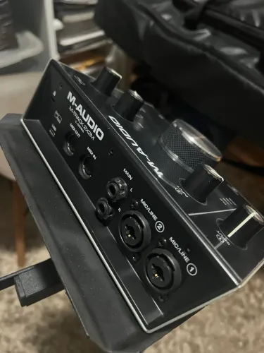 M áudio M TRACK 2x2