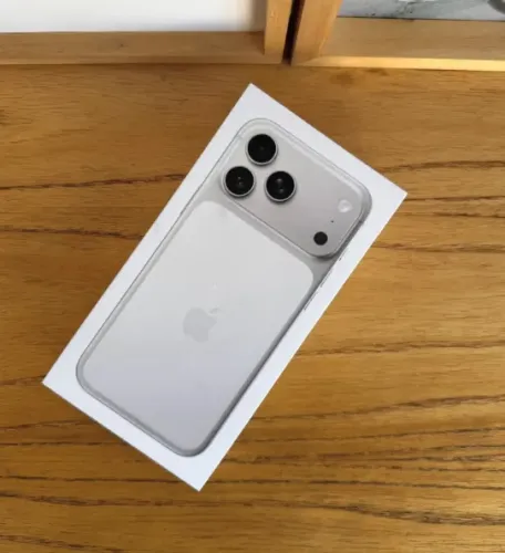 Apple iPhone 17 Pro Max 256GB - Silver-  Novo Lacrado Original ?
