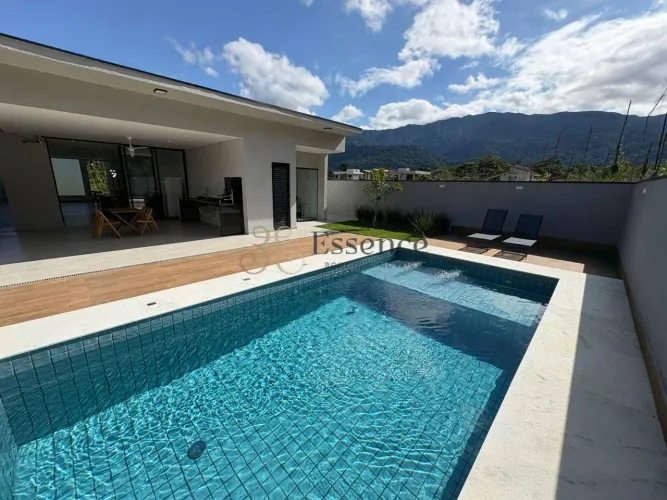 Casa nova mobiliada à venda no Condomínio Mar Verde em Caraguá/SP