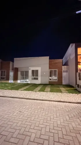 ALUGA-SE CASA DE 3/4 NO CONDOMÍNIO ONIX