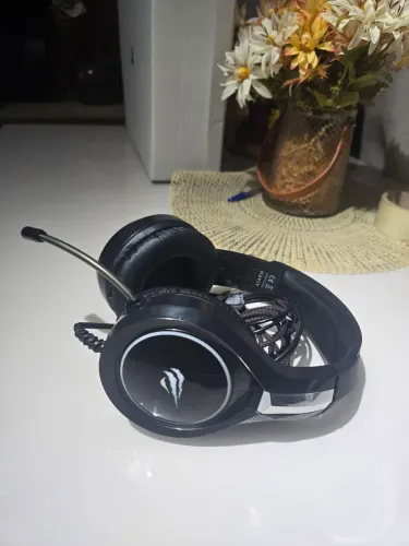 Headset Gamer Havit H2232D RGB preto.