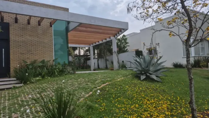 CASA TÉRREA COM PISCINA NO CONDOMÍNIO DOM OLÍVIO - FOZ DO IGUAÇU