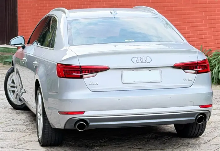 Audi A4 Launch Edition 2.0 TFSI 190cv S Troni 2017
