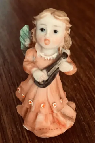 Mini escultura em resina - Anjinho - 4,5 cm de altura