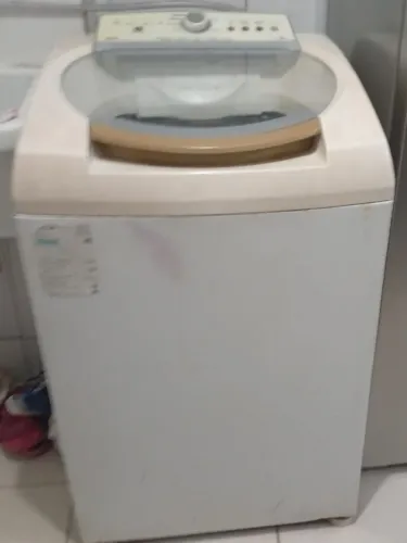 Vende uma geladeira usada e máquina da Brastemp de 11 kilos usada.