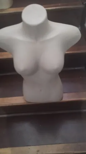 Vende-se manequim feminino 