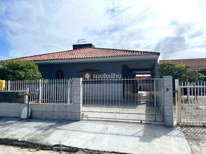 Casa com 4 dormitórios para alugar, 130m² - Campeche - Florianópolis/SC