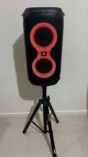 Caixa de Som JBL Partybox 110 + Tripé de Alumínio