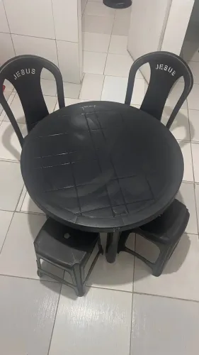 Mesa + cadeira + bancos