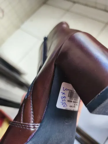Bota nunca usada número 35