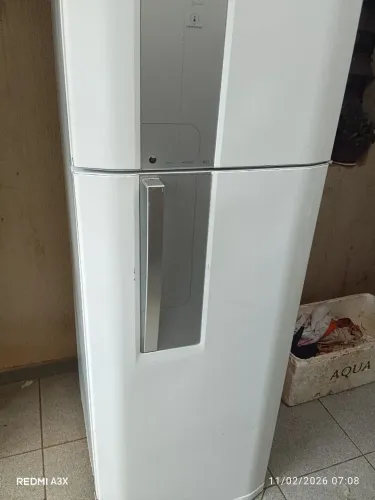 Vendo geladeira Frost Free 