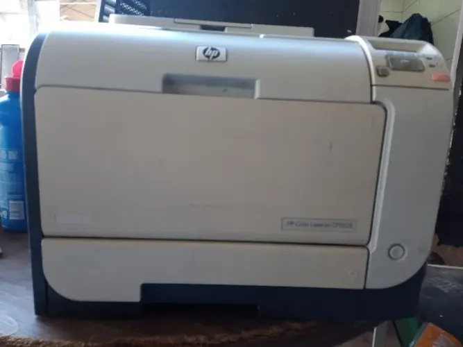 IMPRESSORA HP Color LaserJet CP2025