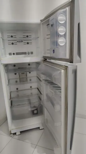 Vendo geladeira 