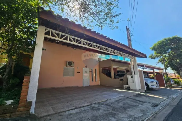 Casa à Venda no Condomínio Moradas de São Guilherme, 3 quartos (2 suítes) - Sorocaba/SP