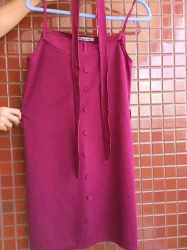 Vestido vinho Tam M novo botões